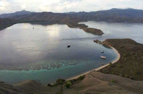 Blick vom Gipfel auf das Meer